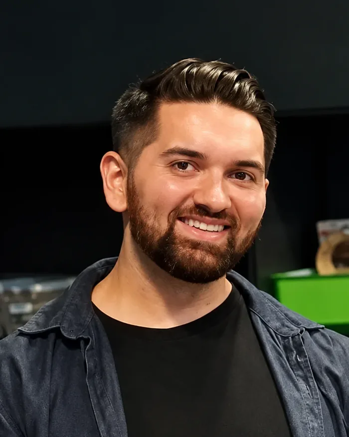 Portrait photo of Bernhard Götzendorfer, who runs BewerbungsGenie.